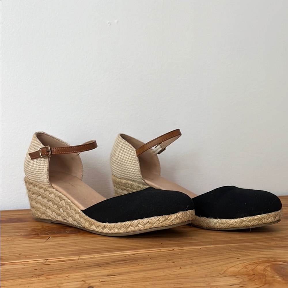 Denver Hayes Black and Tan Espadrilles with Woven Midsole
